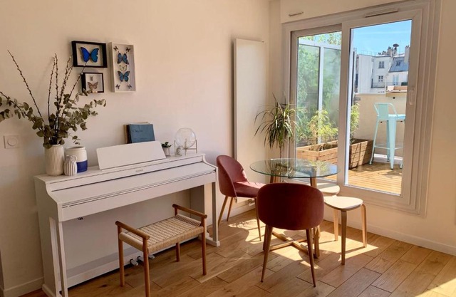 Nice flat near Sacré Coeur with TERRACE