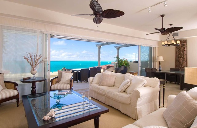 Oceanfront Penthouse Suite with Luxury Amenities!