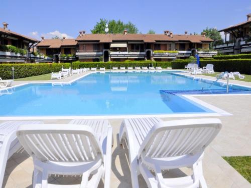 Vibrant Holiday Home in Lazise with Swimming Pool near 2 Lakes