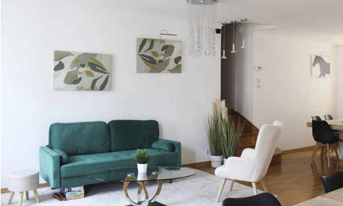 Porte-Saint-Martin Apartment | 100 m² Apartment ∙ 8 bedrooms ∙ 7 guests