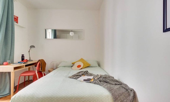 20th Arrondissement Resort | 100 m² Private room ∙ 1 bedroom ∙ 1 guest