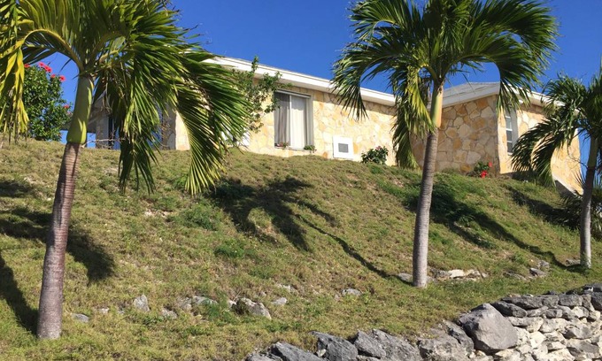 Jimmy Hill Villa | 150 m² Villa ∙ 2 bedrooms ∙ 4 guests