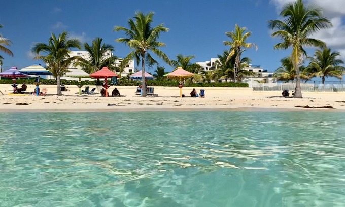 Discovery Bay Condo | 1605 Coral Beach Condo, Grand Bahama. Enjoy oceanfront views & romantic sunsets!