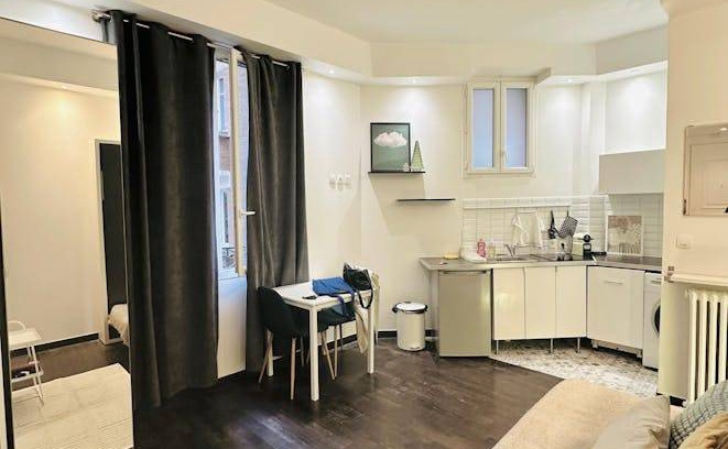 Quartier des Grandes-Carrieres Apartment | 19 m² Apartment ∙ 2 guests