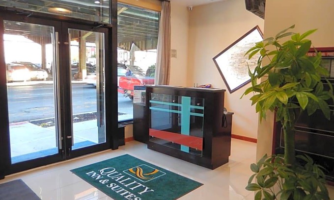 Brooklyn Hotel | 2-Star Hotel ∙ Quality Inn near Sunset Park