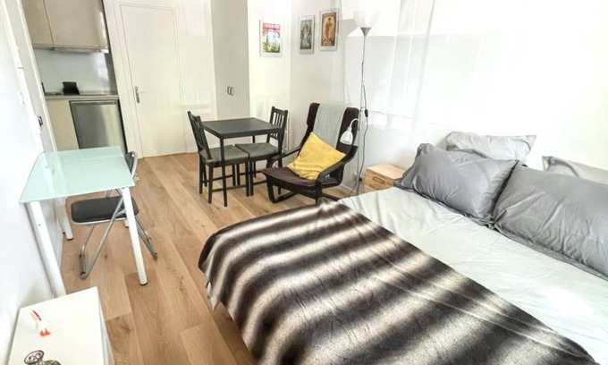 Montrouge Apartment | 20 m² Studio flat ∙ 1 bedroom ∙ 2 guests