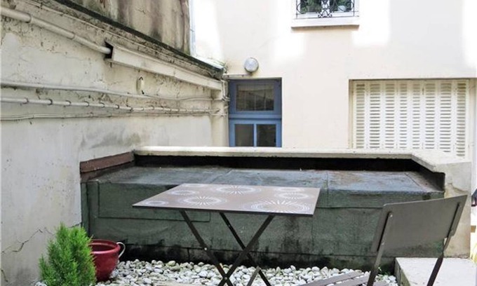 Quartier des Grandes-Carrieres Apartment | 25 m² Apartment ∙ 1 bedroom ∙ 2 guests