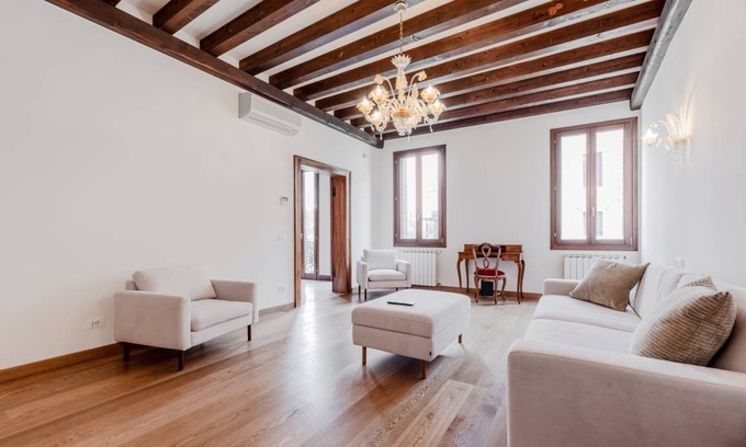 Castello Apartment | 250 m² Apartment ∙ 3 bedrooms ∙ 8 guests