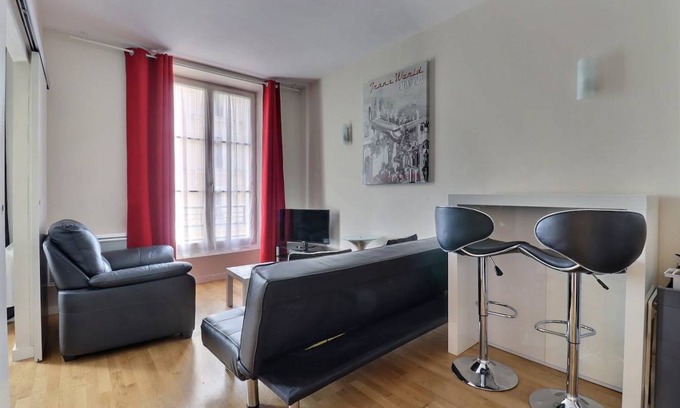 Hopital Saint-Louis Apartment | 29 m² Apartment ∙ 2 guests
