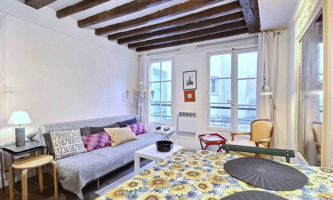 Les Halles Apartment | 30 m² Apartment ∙ 1 bedroom ∙ 2 guests