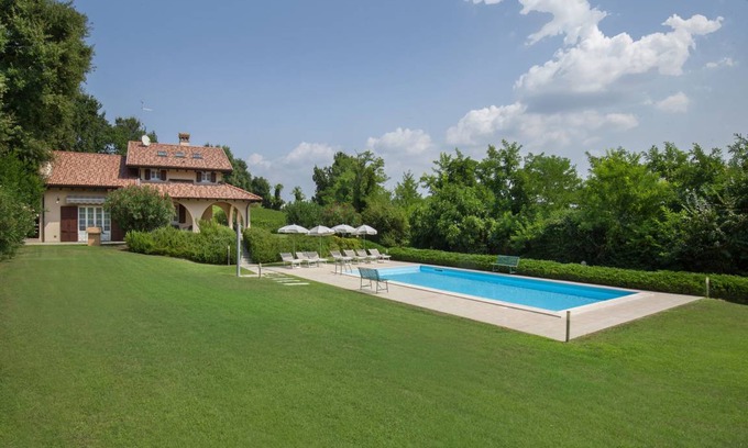 Lazise Villa | 300 m² Villa ∙ 3 bedrooms ∙ 7 guests