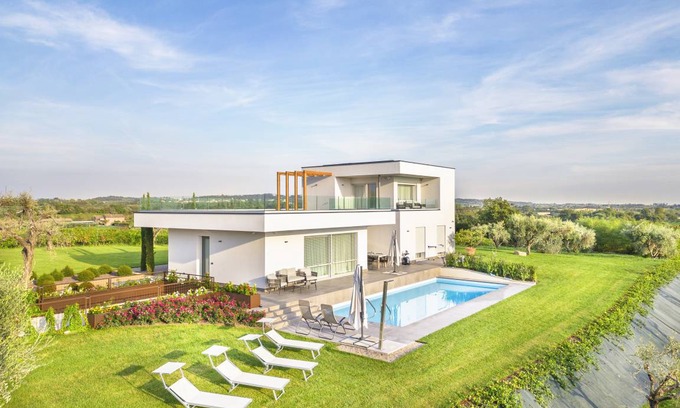 Montioni Villa | 310 m² Villa ∙ 5 bedrooms ∙ 12 guests