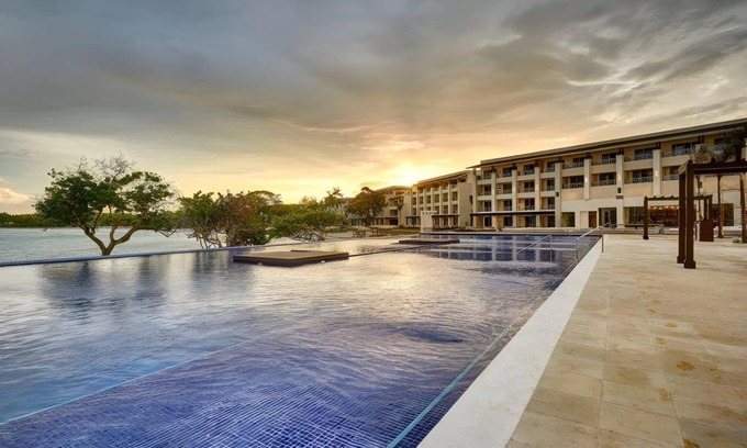 Orange Bay Resort | 337 m² Resort ∙ 127 guests