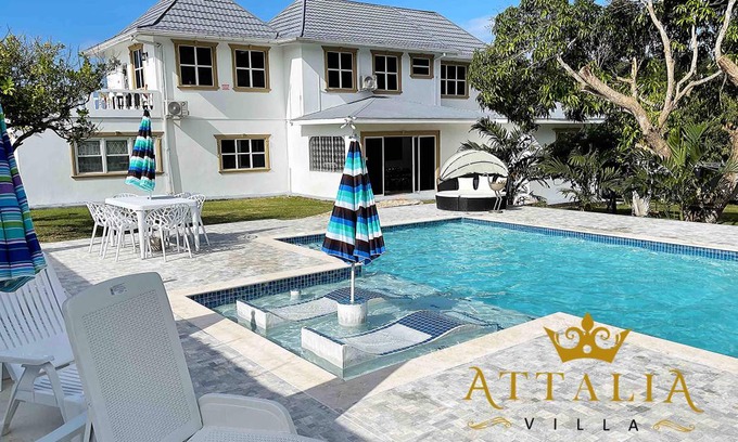Runaway Bay Villa | 400 m² Villa ∙ 5 bedrooms ∙ 11 guests
