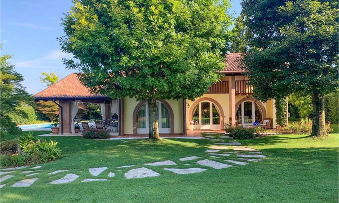 Vedelago House | 441 m² House ∙ 4 bedrooms ∙ 8 guests