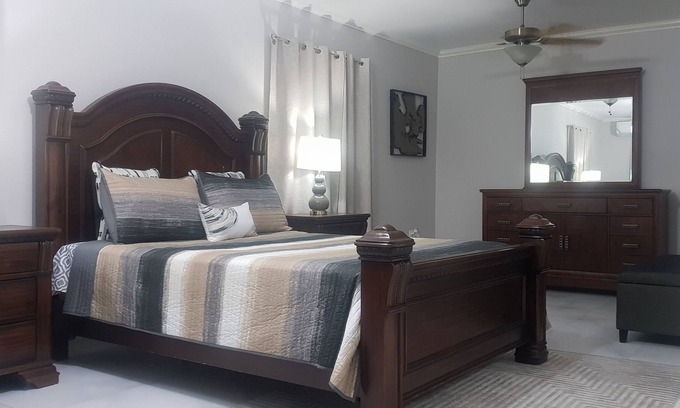 New Kingston Villa | 5 Star Fresh And Clean Condo In New Kingston