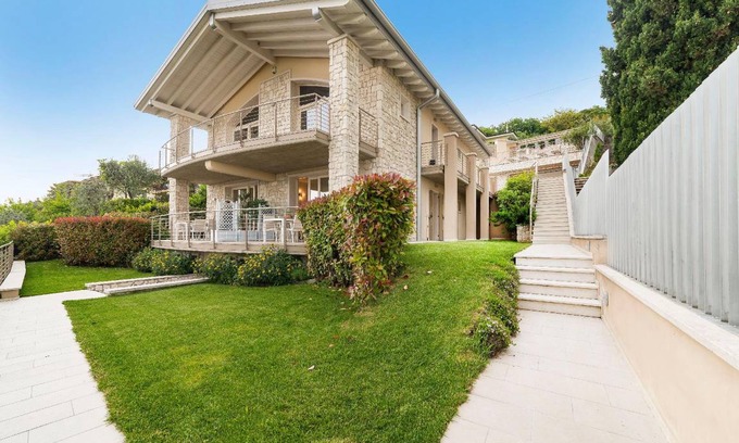 Albisano Apartment | 70 m² Apartment ∙ 2 bedrooms ∙ 4 guests