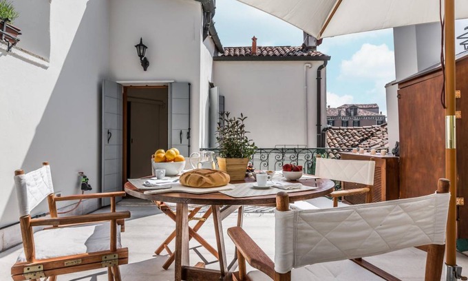 San Polo Apartment | 80 m² Apartment ∙ 2 bedrooms ∙ 4 guests