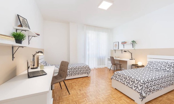 Historic Centre Other | 94 m² Shared room ∙ 1 bedroom ∙ 1 guest