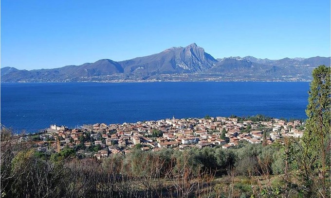 Torri del Benaco House | Amazing home in Torri del Benaco with 5 Bedrooms and WiFi