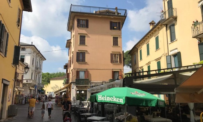 Peschiera del Garda City Centre Apartment | Anfite Aleardi 5