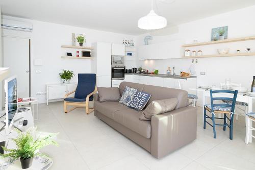 Montioni Apartment | APARTMENT BREZZA DI LAGO - Regarda Travel