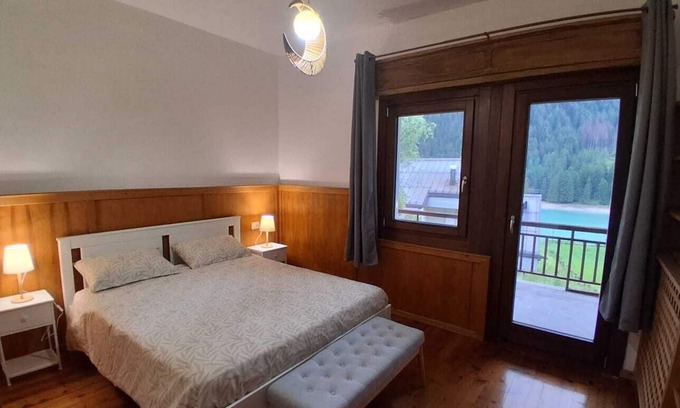 Auronzo di Cadore Apartment | Apartment enchanting view of Lake Auronzo
