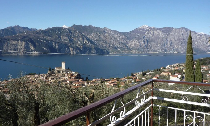 Malcesine Apartment | Apartment in Malcesine on Lake Garda. New, with panoramic Parking.