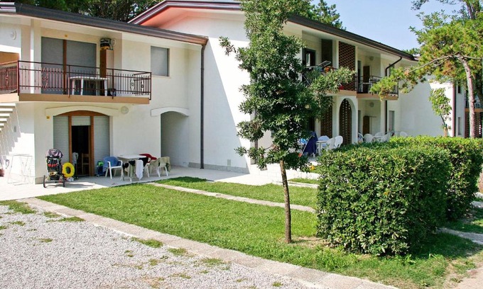 Bibione Lido del Sole Apartment | Apartment Villaggio Delfino-2 by Interhome