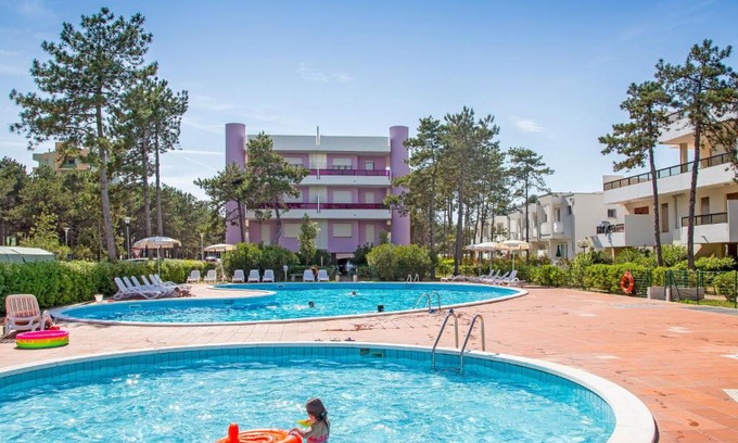 Bibione Lido del Sole Apartment | Apartment Villaggio Serenissima-2 by Interhome