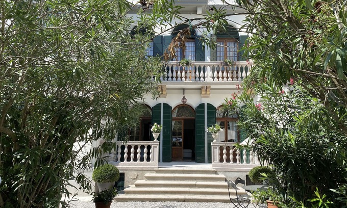 Santa Maria in Stelle Apartment | Apartment with garden in a period villa on the seafront