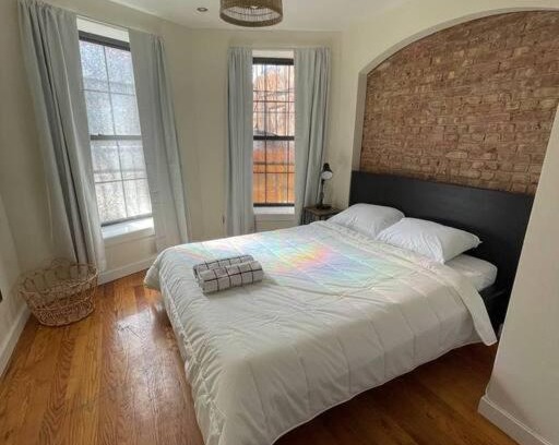Bushwick Apartment | Beautiful 4-bedroom rental unit in Bushwick