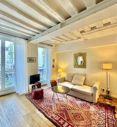Saint-Germain-des-Pres Apartment | Beautiful flat in Saint-Germain