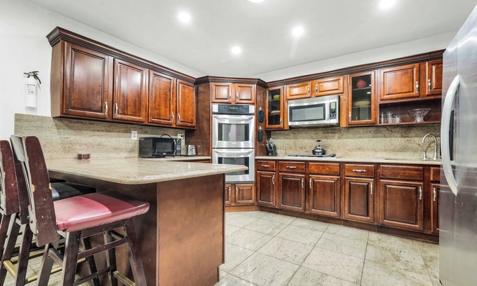 Bedford-Stuyvesant Apartment | BEAUTIFUL GARDEN LEVEL SPACIOUS STUDIO APARTMENT