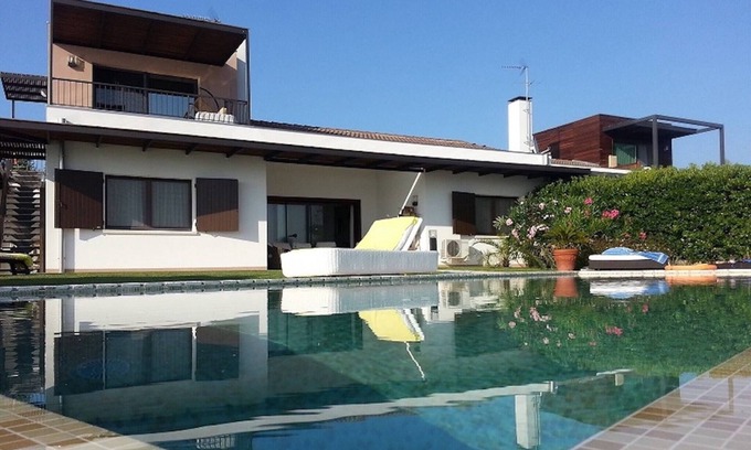 Rosolina Villa | Beautiful Villa with Private Pool by Beahost