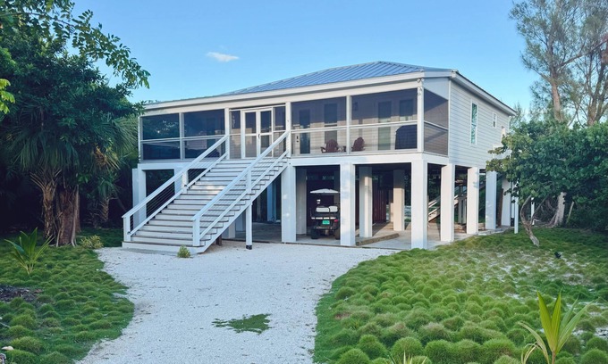 Treasure Cay House | Brand new 3-bedroom house in charming Green Turtle Cay with short walk to beach