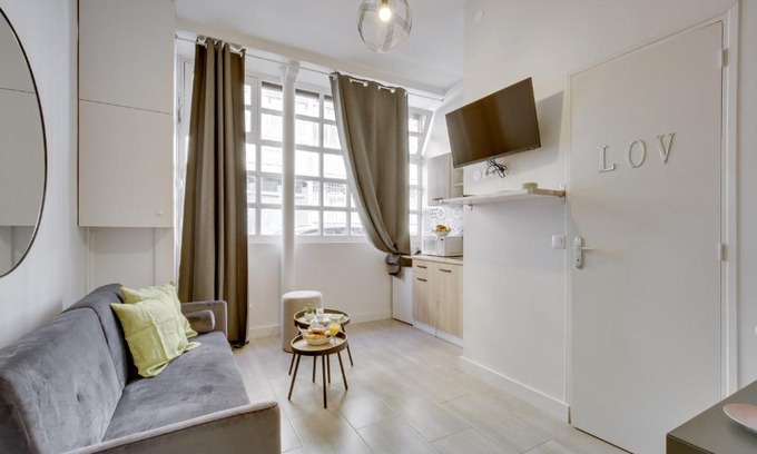 Hopital Saint-Louis Apartment | Bright Charming Modern Studio by Dreamy Canal St Martin 10eme Metro Goncourt