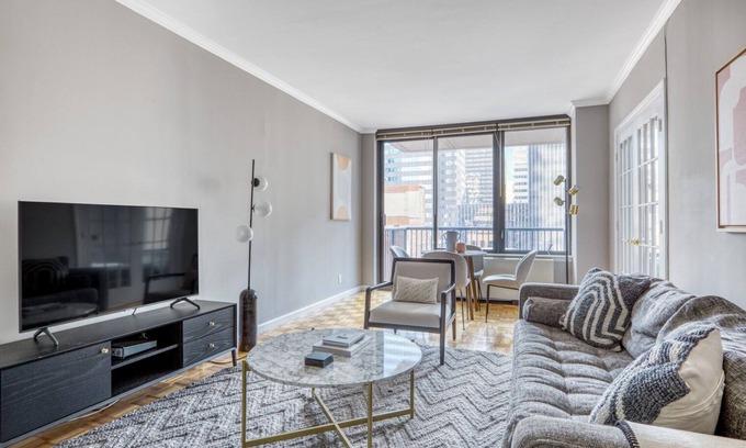 Sutton Place Apartment | Bright Sutton Place 2BR w/Pool, Gym, near Central Park, by Blueground