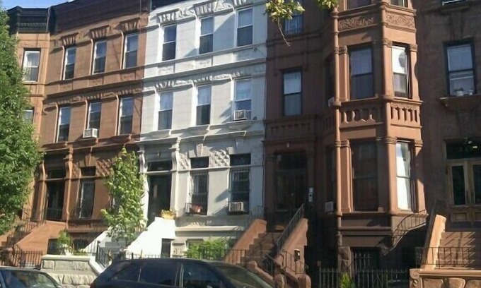 Bedford-Stuyvesant Apartment | BROOKLYN'S HISTORIC BROWNSTONE STUDIO APARTMENT