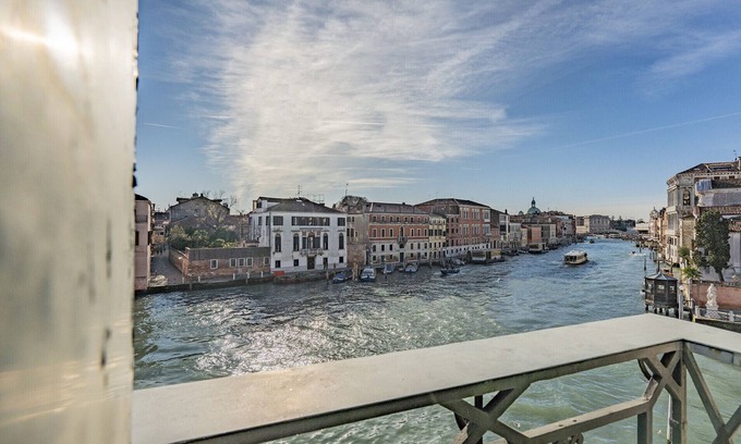 Cannaregio Apartment | Ca' Degli Specchi Grand Canal