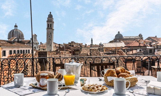 Castello Apartment | Ca' Del Pittore Terrace