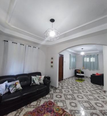 Campos House | Casa espaçosa com Wi-Fi, garagem para 2 veículos e área externa em Campos dos Goytacazes