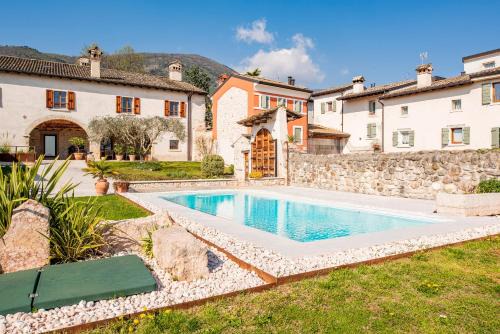 Caprino Veronese Apartment | Casale Toscana
