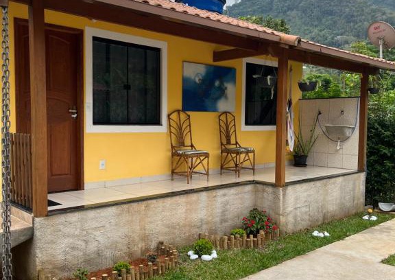 Lumiar House | Chalé amarelo em lumiar Nova Friburgo,5 Km do centro de Lumiar