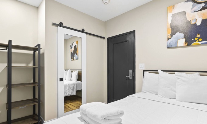 Bloomingdale Apartment | Classic Room 2 Manhattan Renovated Hotel