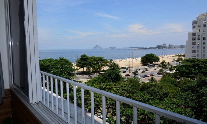 Copacabana Apartment | Copacabana Sea – Beach & Leisure - Sleeps 5