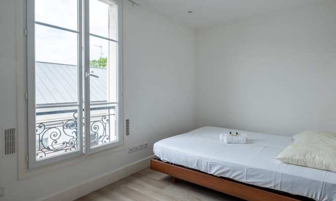 Quartier de la Goutte-d'Or Apartment | Cosy and Convenient Studio near Gare du Nord (18th arr.)