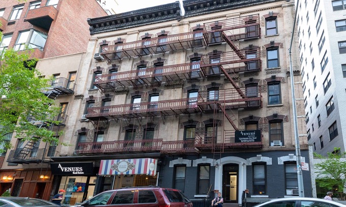 Upper East Side Apartment | Cosy Large 2 BR's ~Prime location 88th ST~Near Met/Central Park