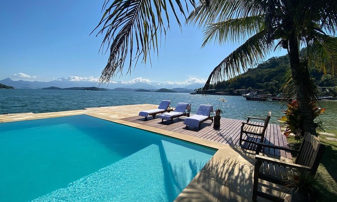 Ponta do Sape House | * EasyHost * PARADISE HOUSE WITH PRIVATE BEACH AND POOL