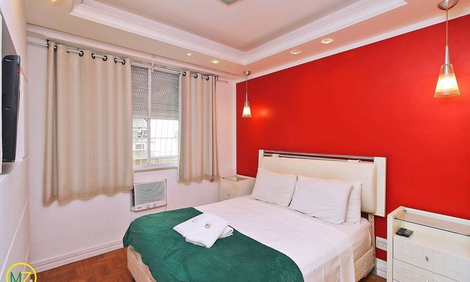 Copacabana Apartment | Economic and Spacious apartment for 6 persons